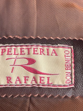 Chaqueta de piel marrón