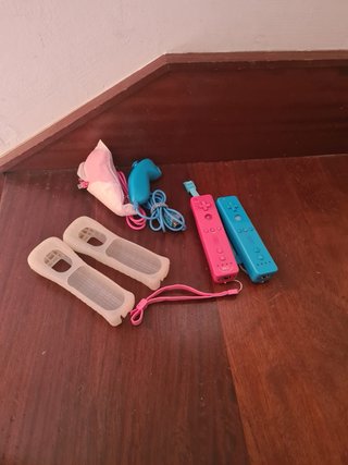 Consola Wii + Juegos y Accesorios