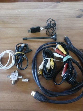 Lote Cables TV y Móvil