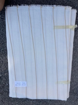 Tela de lino beige con bordado