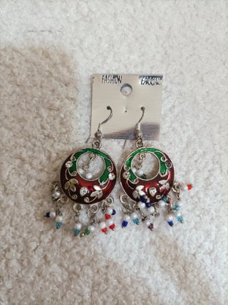 Pendientes estilo India, rojos y verdes
