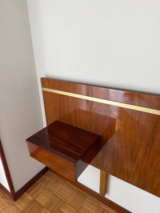 Cabecero madera maciza con mesitas flotantes