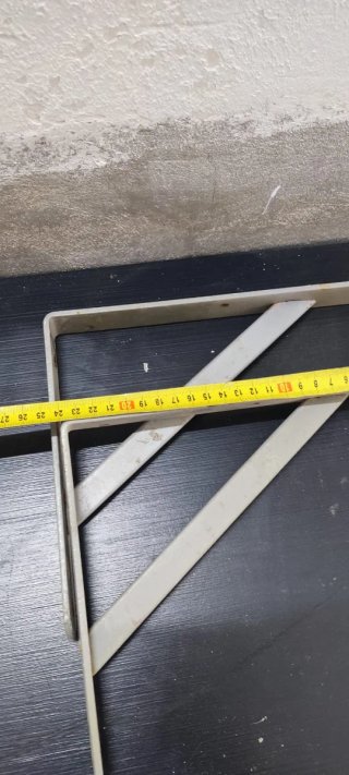 Escuadras macizas para estanterías