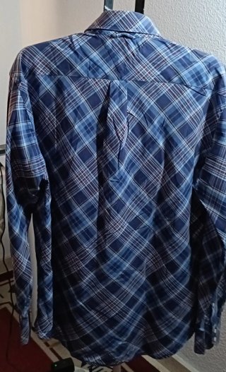 Camisa de cuadros azul y morado