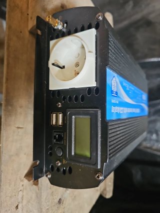 Inversor GUNDEL 1100W 12V a 220V LCD