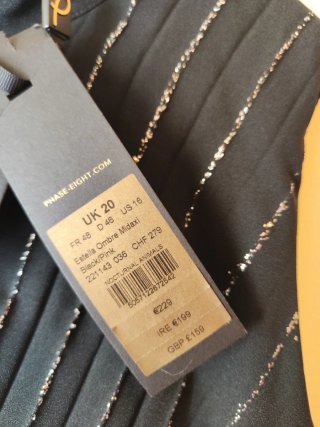 Vestido de fiesta negro y rosa