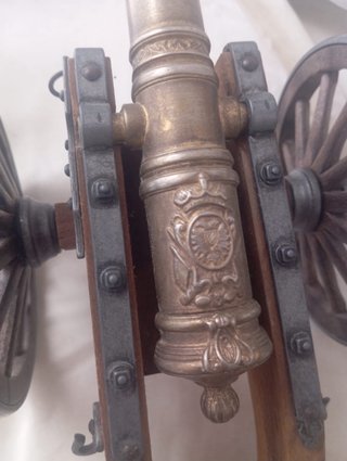 Cañón Antiguo Estilo Luis XV