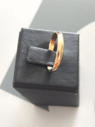 Alianza de oro hombre nueva