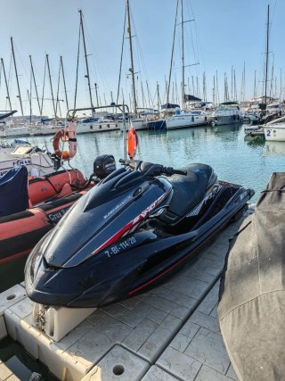 Moto de agua Yamaha FZR SHO 240cv