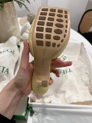 Sandalias Bottega Veneta Beige/Amarillo T.39