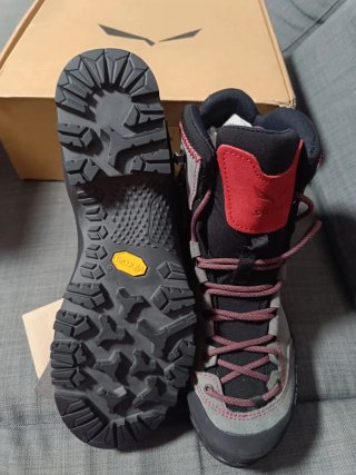 Botas de montaña Salewa Gore-Tex grises
