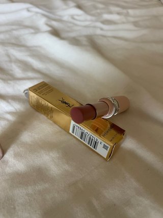 Dúo YSL: Labial y Perfilador LOVENUDE