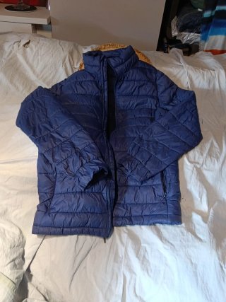 Chaqueta acolchada azul niña