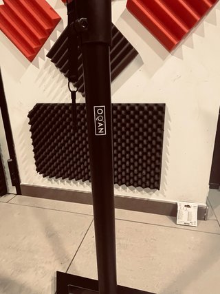 Monitor da Studio OQAN con Supporto a Pedana