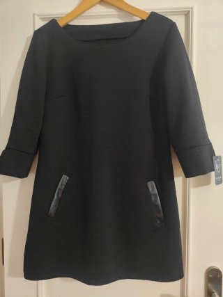 Vestido negro con bolsillos