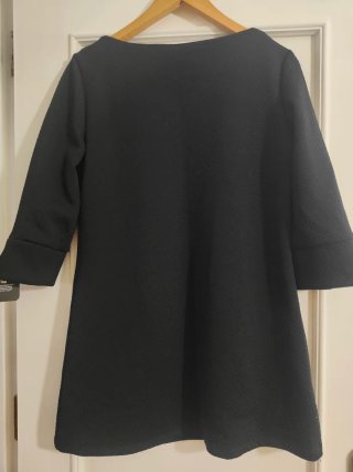 Vestido negro con bolsillos