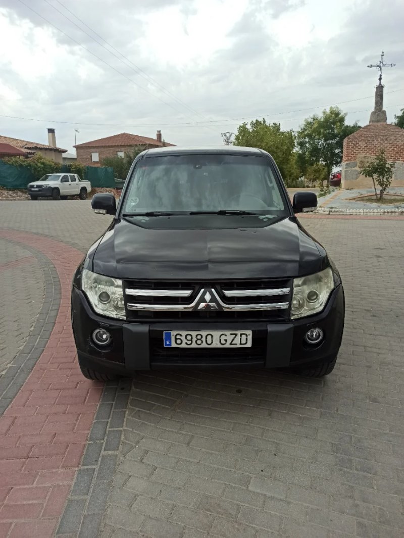 Mitsubishi Montero 2010 - foto 1