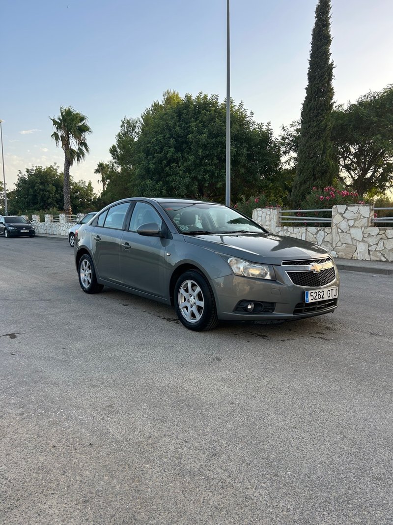 Chevrolet Cruze 2009 - foto 1