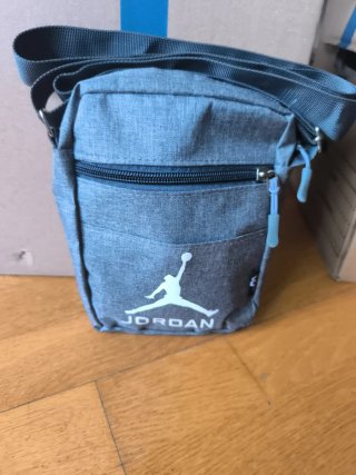 Bandolera Jordan gris