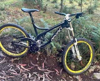 Bicicleta de Descenso Devinci