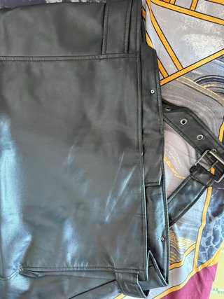 Chaqueta de cuero Pull&Bear negra