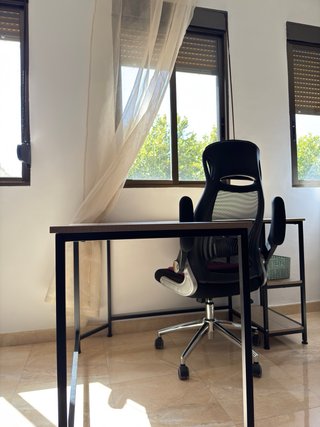 Escritorio en L, ideal para oficina, estudio!