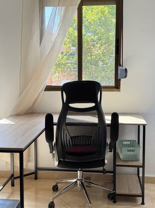 Escritorio en L, ideal para oficina, estudio!