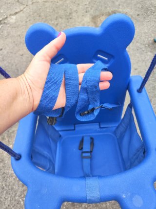Columpio infantil azu (precio negociable)