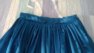 Falda huertana azul con cenefa