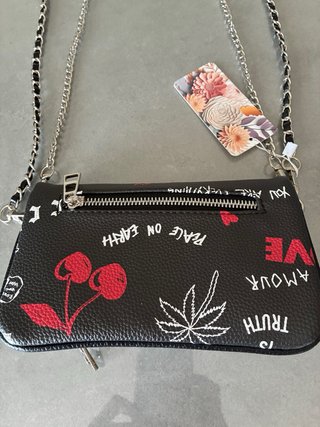 Bolso juvenil negro y rojo