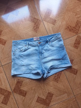 Pantalón corto vaquero Bershka Talla 38