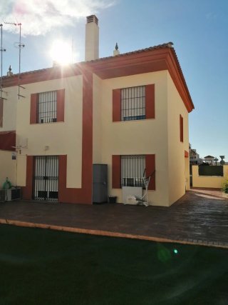 Puerta hierro doble hoja jardín con cerradura