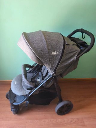 Carrito y cuco Joie gris
