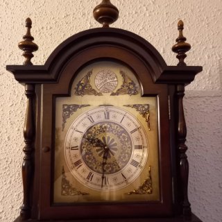 Reloj de pared antiguo