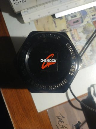 Caja Casio G-Shock Negra y Plateada