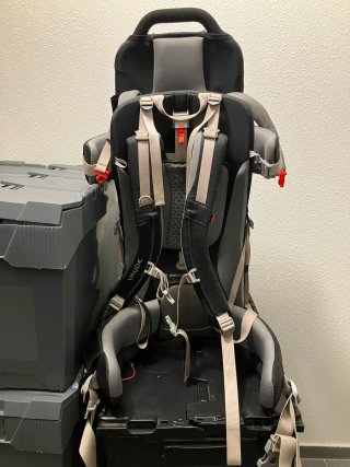 Mochila portabebés trekking Vaude negra