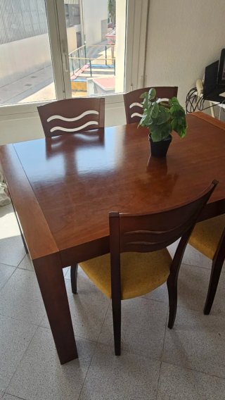Mesa de comedor madera EXTENSIBLE y 4 sillas