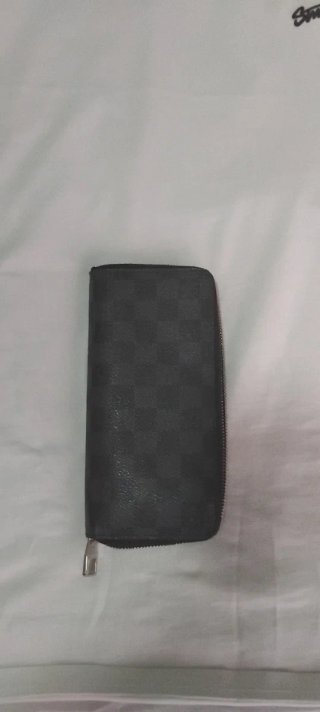 Billetera Louis Vuitton Zippy Negra/