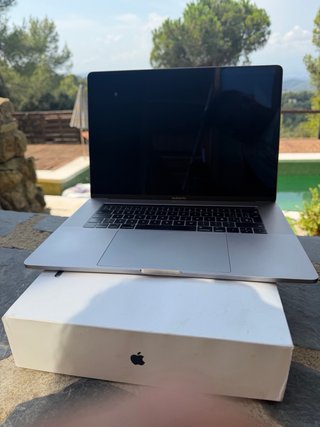 MacBook Pro 15 Touch Bar