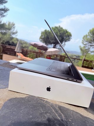 MacBook Pro 15 Touch Bar