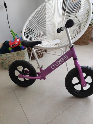 Bici de equilibrio Cruzee morada