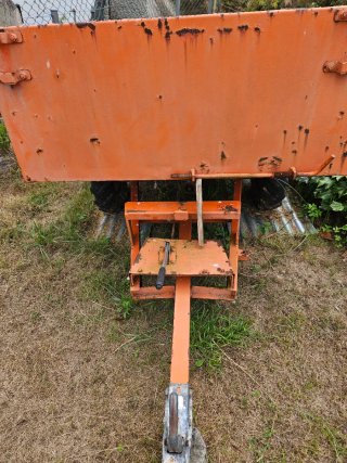 Remolque agrícola naranja