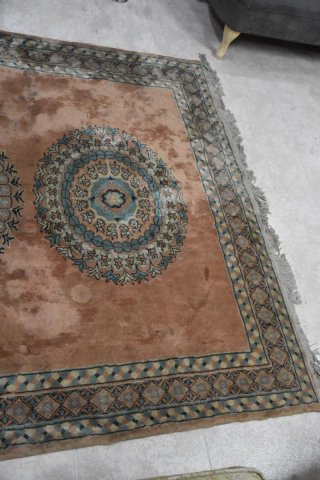 Antigua alfombra rosa 268 x 180 cm.