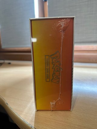 Colección Pokémon Espada y Escudo Charizard