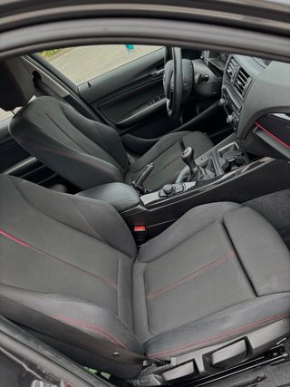 BMW 118i Sport Line 170 CV 2014 / Garantía 1 año⭐️