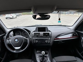 BMW 118i Sport Line 170 CV 2014 / Garantía 1 año⭐️