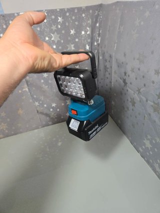 Foco LED + Batería 18V 6.0Ah Con puerto USB