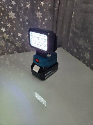 Foco LED + Batería 18V 6.0Ah Con puerto USB