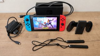 Nintendo Switch con todos sus accesorios + juego