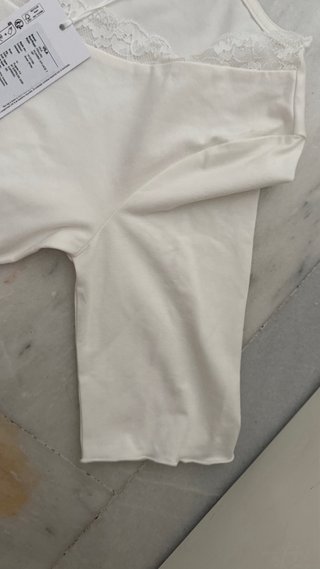 Camiseta VILA blanca con encaje